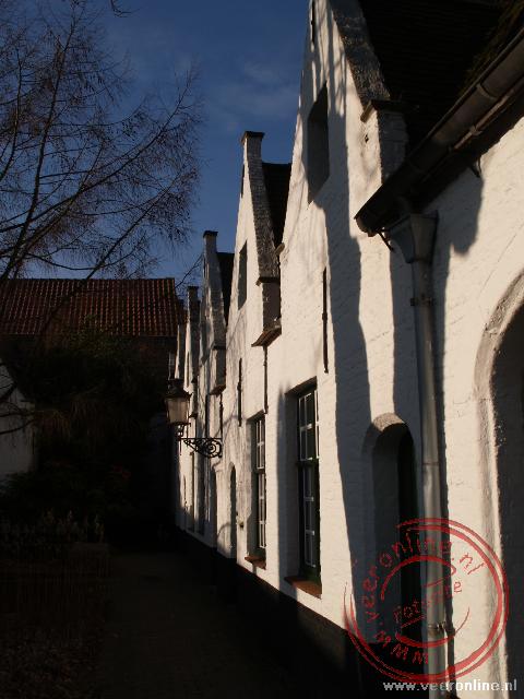 Stedentrip Brugge - in het hofje van het Godshuis de Meulenaere heerst nog de rust