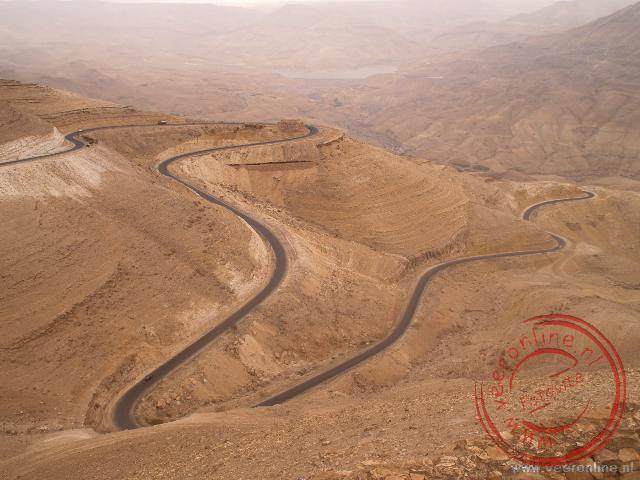 Rondreis JordaniÃ« - De King's Highway slingert door de bergen. Dit is de oudste verbindingsweg tussen noord en zuid JordaniÃ«